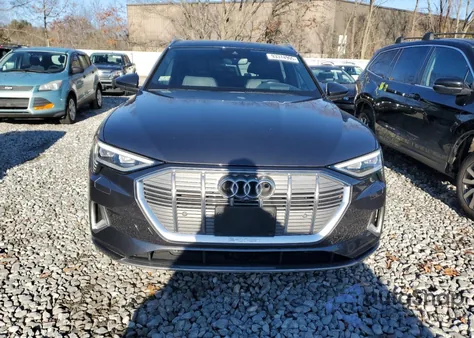 2019 Audi E-Tron Prestige z USA, uszkodzony, nr VIN WA1VAAGE2KB006636